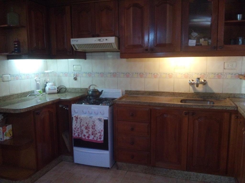 Tucan Hostel Пуэрто-Игуасу Экстерьер фото