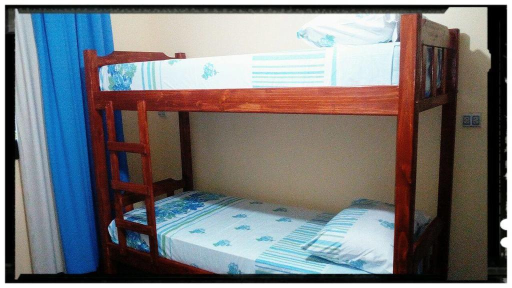 Tucan Hostel Пуэрто-Игуасу Экстерьер фото