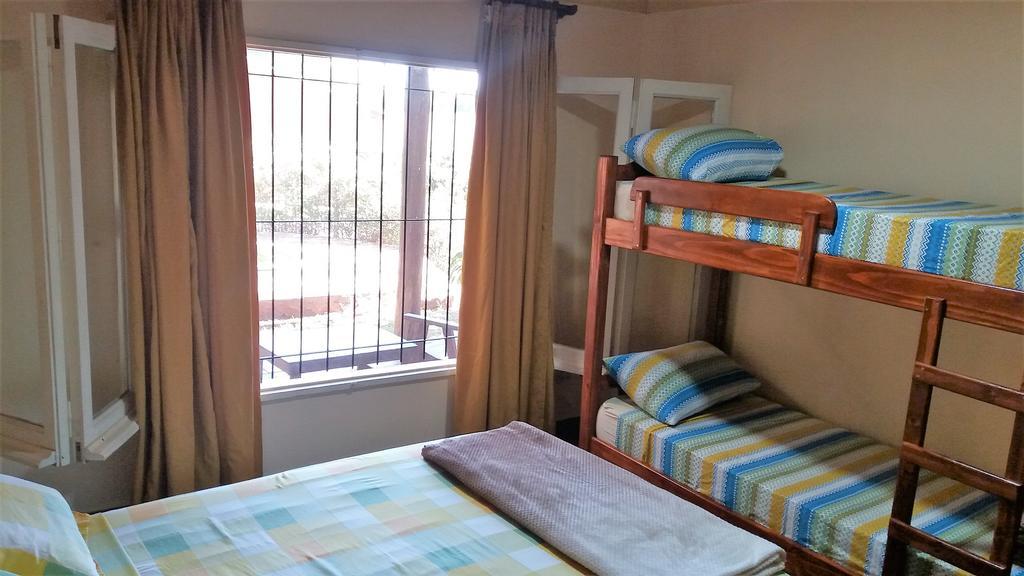 Tucan Hostel Пуэрто-Игуасу Экстерьер фото