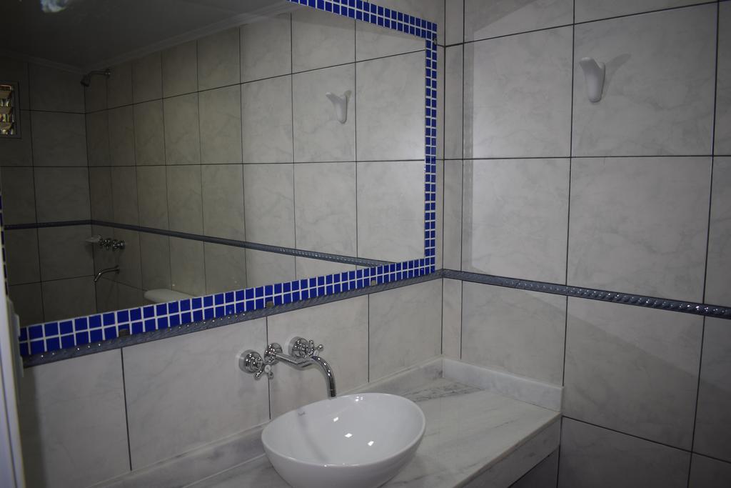 Tucan Hostel Пуэрто-Игуасу Экстерьер фото